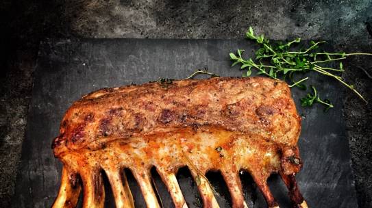Epicurean&rsquo;s Guide to Grilling vs. Smoking vs. Roasting